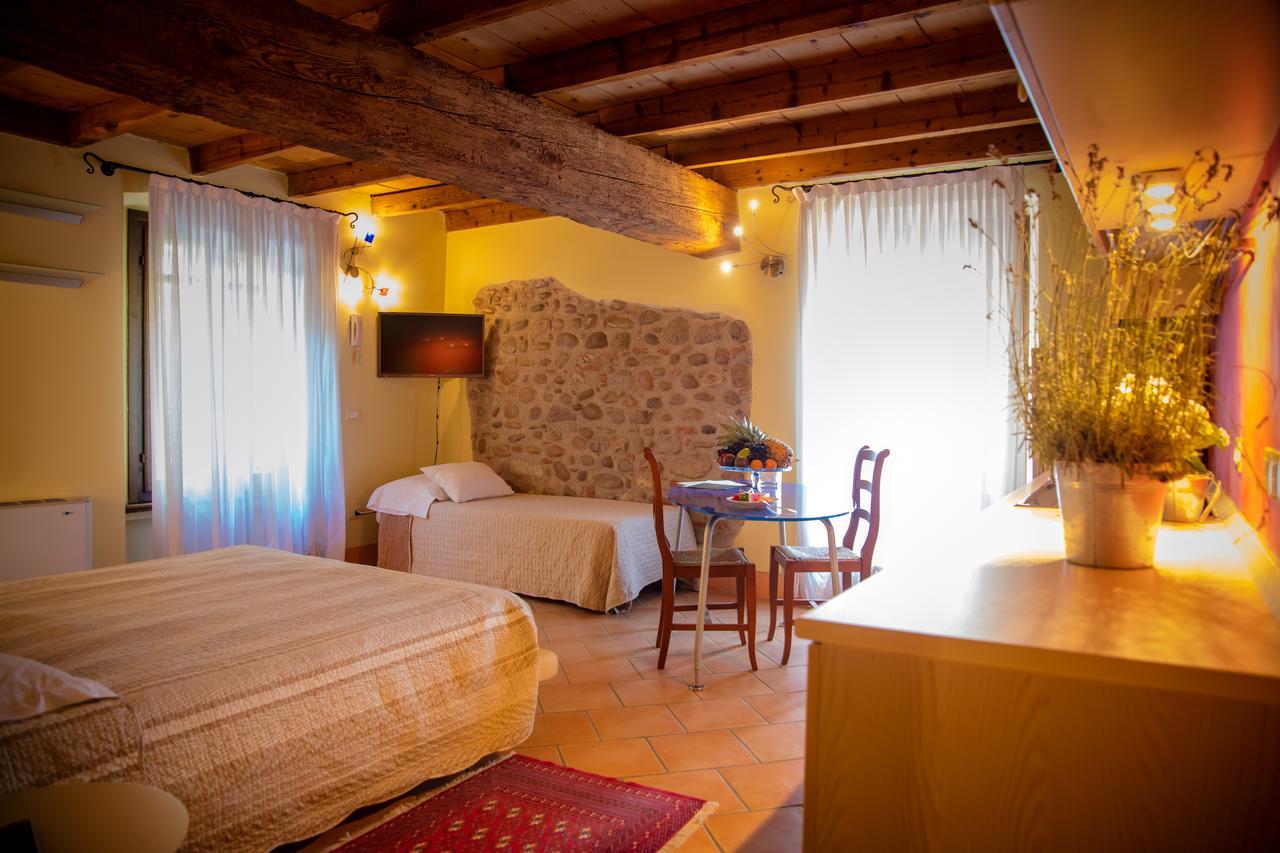 Agriturismo Villa Dei Mulini โวลตา มันโตวานา ภายนอก รูปภาพ